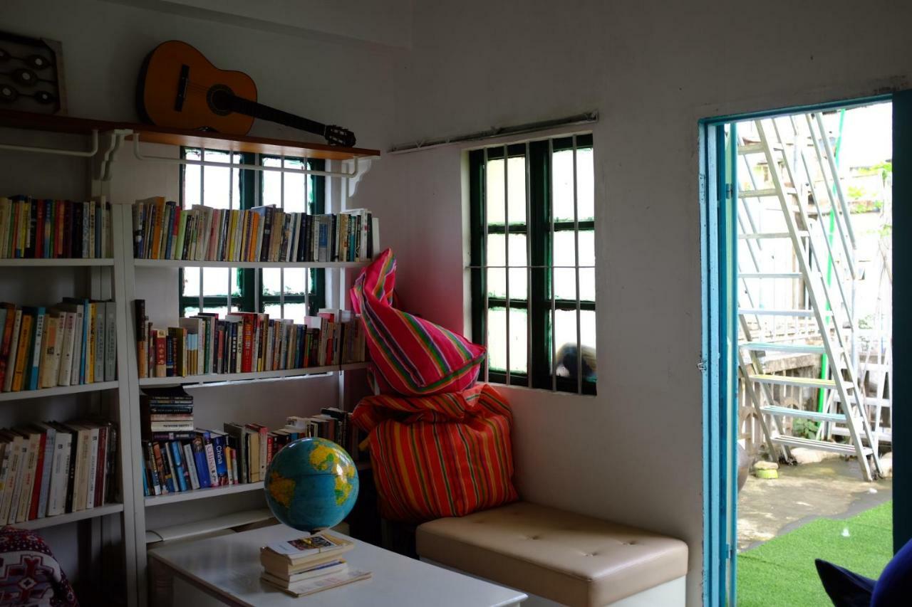 Yellow House Hostel Huizhou West Lake Exterior photo